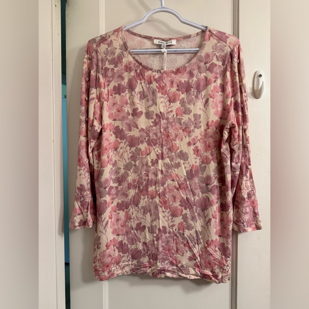 Rose + Olive Floral 3/4 sleeve top NWT